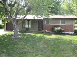 6909 Becker Rd, Saint Louis, MO 63129