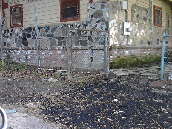 3rd image of 1011 W 7th St
