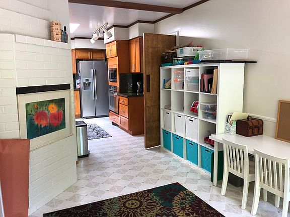 breakfast room/kitchen