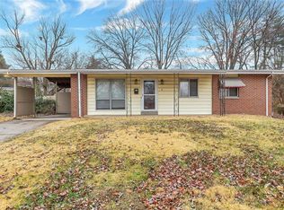 7 Apache Ct, Florissant, MO 63033