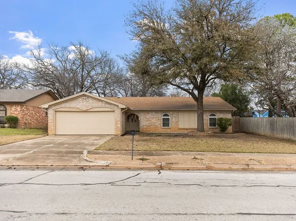 709 Spring Lake Dr, Bedford, TX 76021