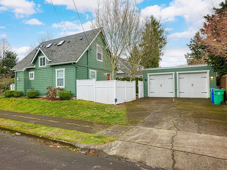 1837 NE 63rd Ave — Photo 9
