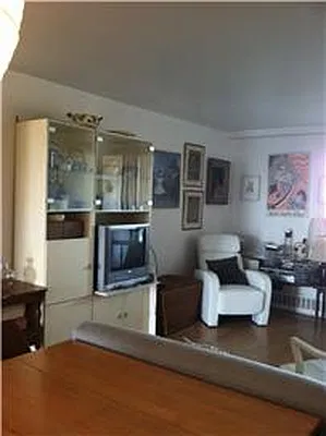 Sold by R New York | media 18