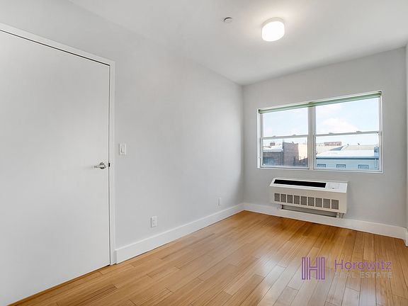 5th image of 2587 37th St APT 3A