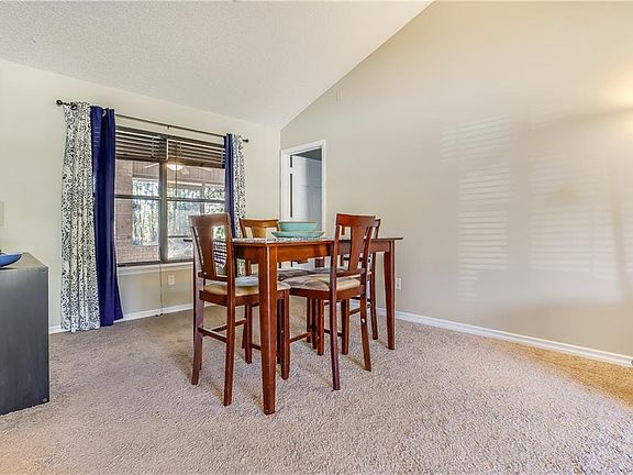 5th image of 878 Whitewood Dr