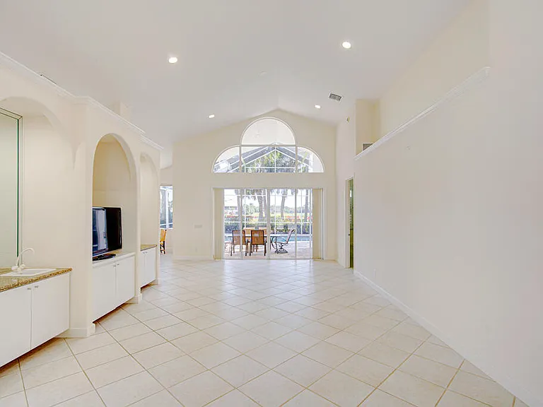 6646 Oakmont Way — Photo 18