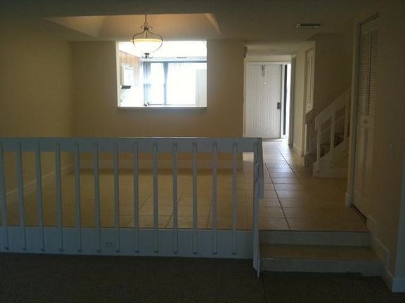 2nd image of 726 NE 20th Ln #726