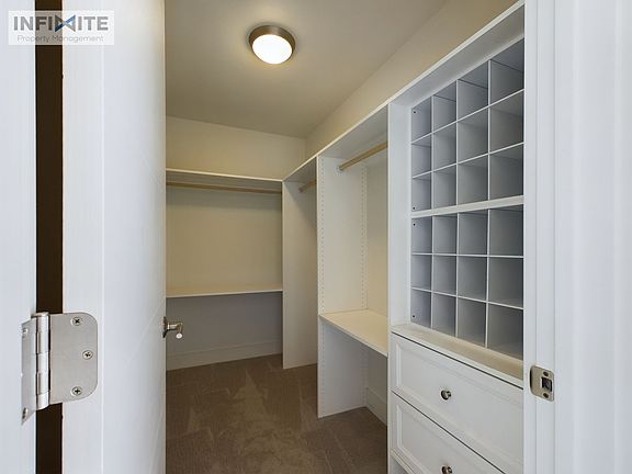 4th image of 3864 Blondie St