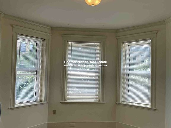 55 Queensberry St. #11 Boston - Fenway Unit Photo 3