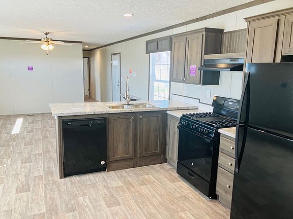 5th image of 33 Dallas Dr #33