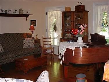 5th image of 254 Chagrin Blvd