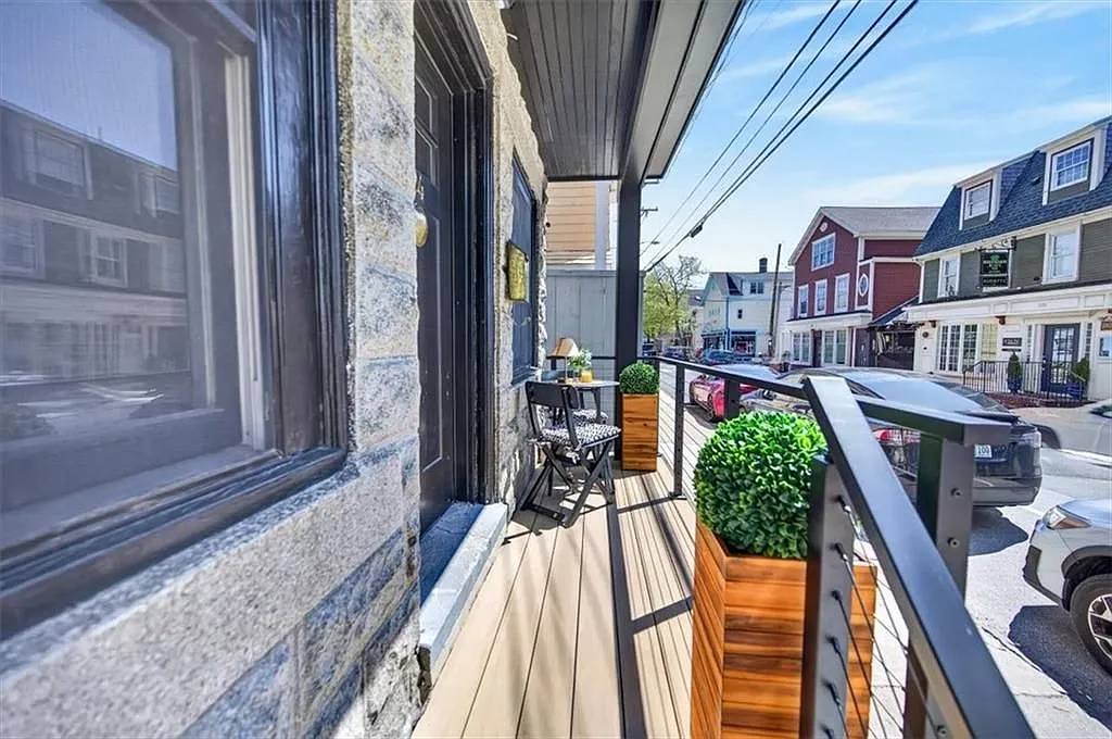 2 bed, 2.0 bath, 1072 sqft, $4,000 — Photo 3