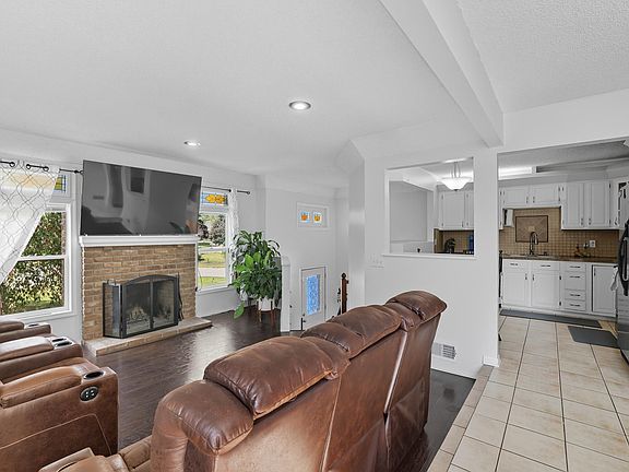 4th image of 2839 Henslow Ave N