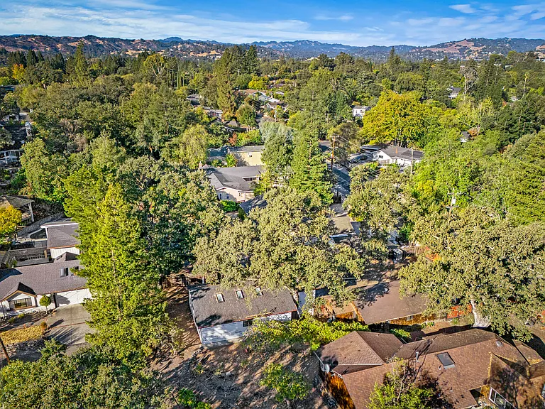 1217 Mountain View Blvd #A — Photo 32