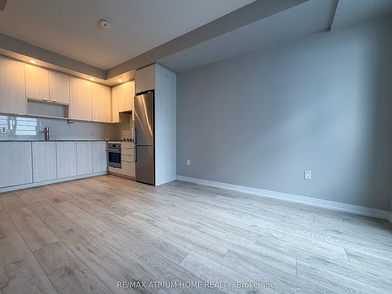 225 Village Green Sq #2705 — Photo 10