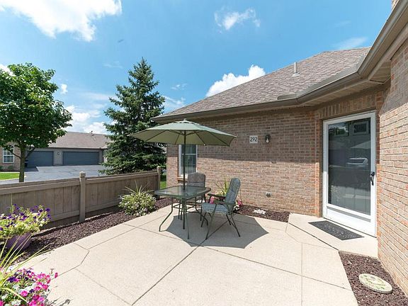 2nd image of 292 Windemere Pl