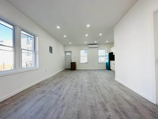 Rented by GROOME REALTY LLC | media 4