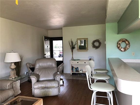 3rd image of 5550 Trailwinds Dr APT 611