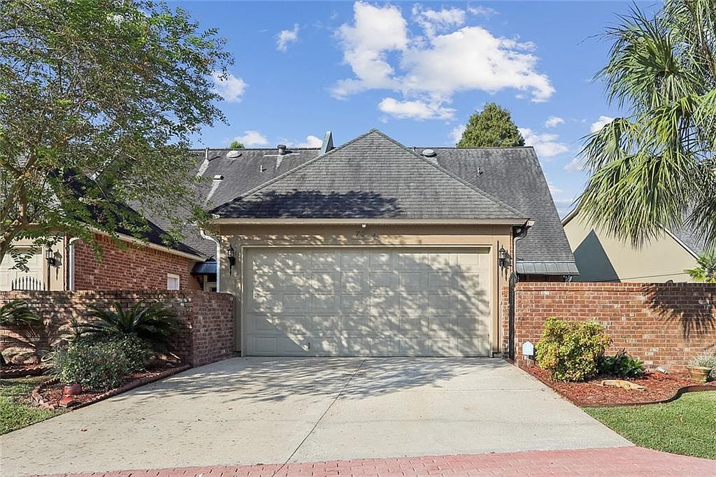 7043 Caddys Court Dr