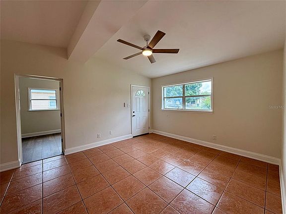 5th image of 224 W Cornelius Cir