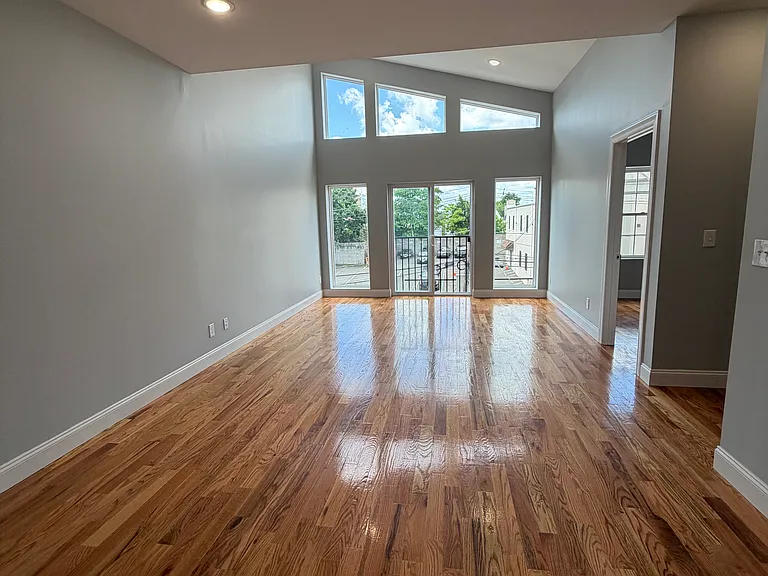 512 S 15th St #3 — Photo 4