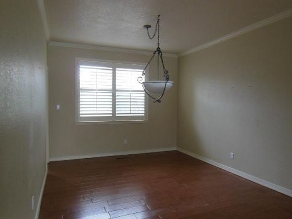 5th image of 6421 Glen Oak NE