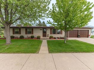 1204 Lincoln Ave, Baraboo, WI 53913