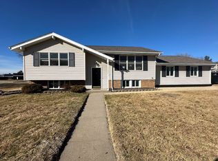 1104 15th St, De Witt, IA 52742