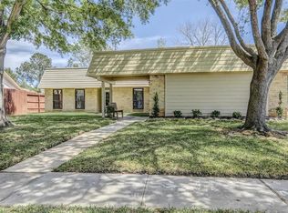 10702 Sagewind Cir, Houston, TX 77089