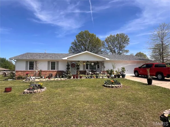 1432 Dara Dr, Lebanon, MO 65536