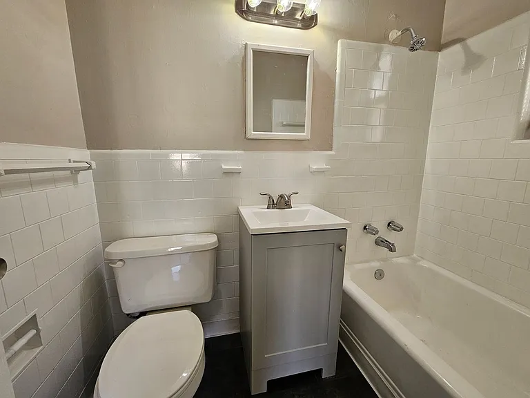 2833 N Colorado Blvd — Photo 30