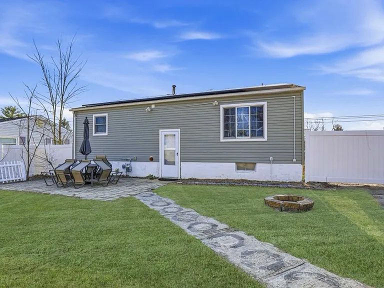 28 Bucknell Dr — Photo 14