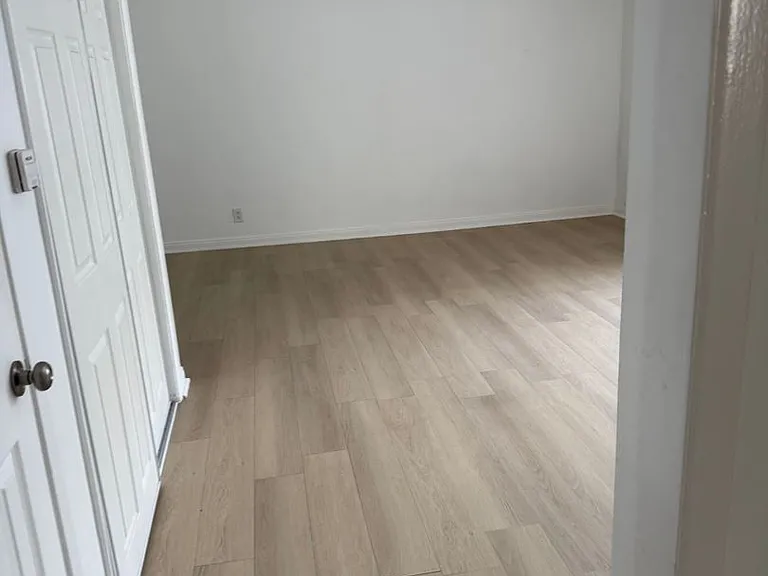 749 S Berendo St — Photo 5
