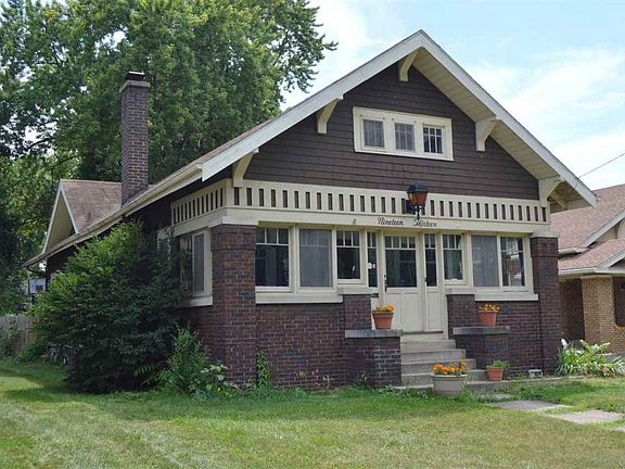 3rd image of 1913 E Jackson Blvd