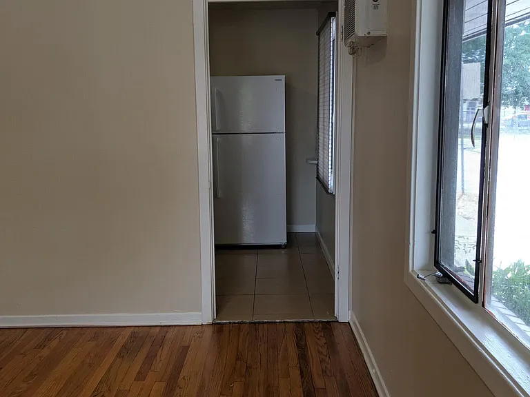 1455 Lockbrae Rd #1 — Photo 3