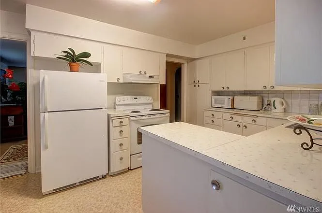 3142 Coolidge Dr — Photo 5