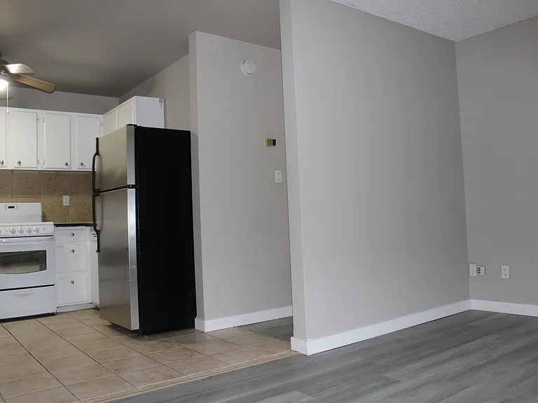 10041 152nd St NW — Photo 7