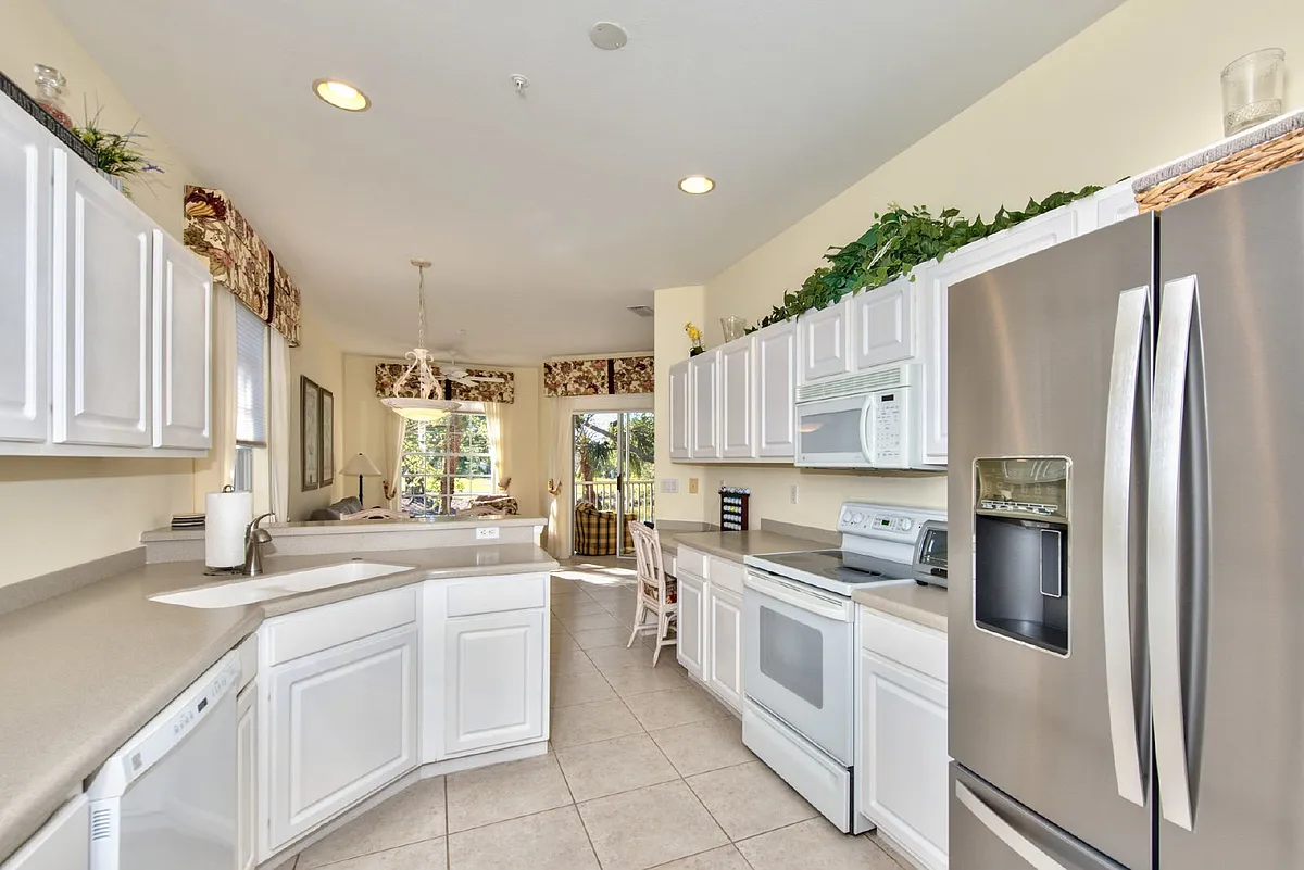 Building Photo - 2180 Arielle Dr #810