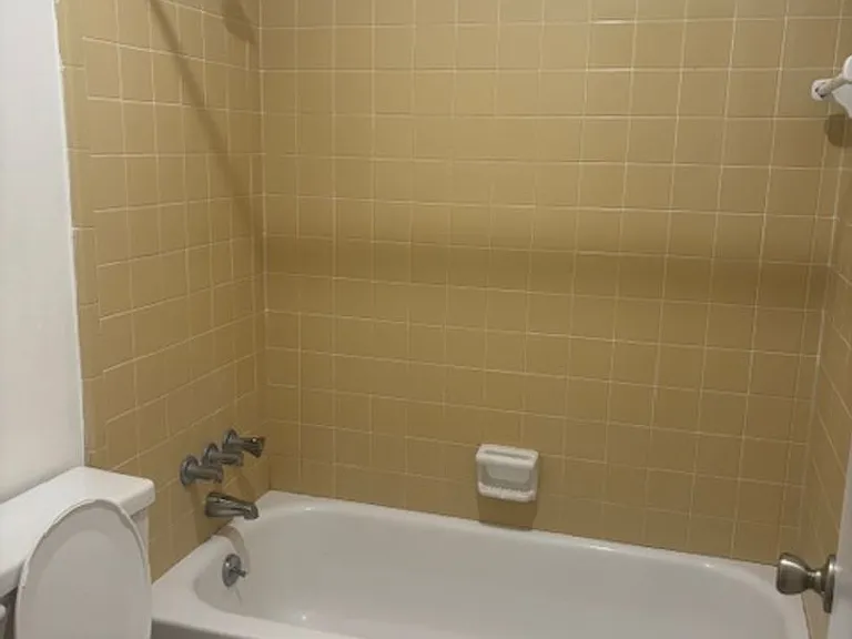 3403 Ravenwood Dr — Photo 2
