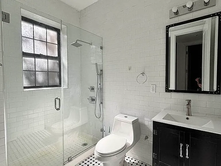 70 Herkimer St #4 — Photo 18