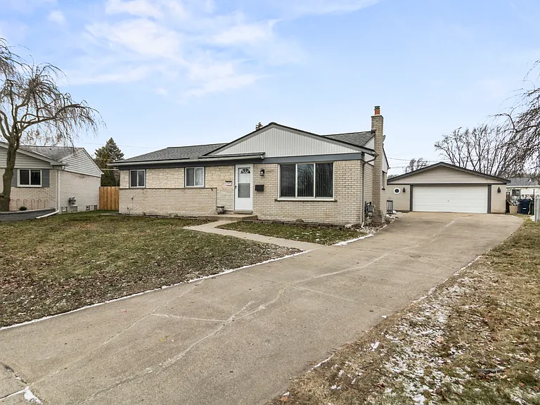12401 Lyford Dr — Photo 32