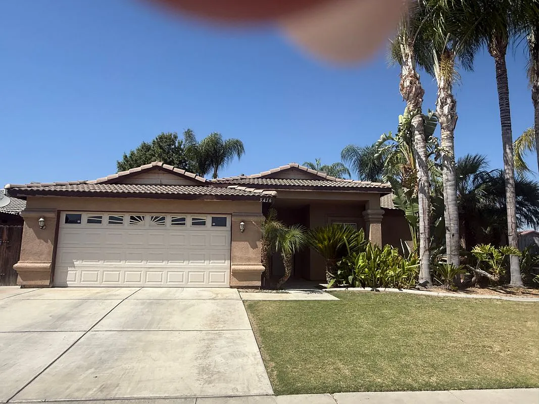 3 bed, 2.0 bath, 1608 sqft, $2,100 — Photo 2