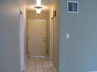 3 bed, 1302 sqft, $1,750 — Photo 3