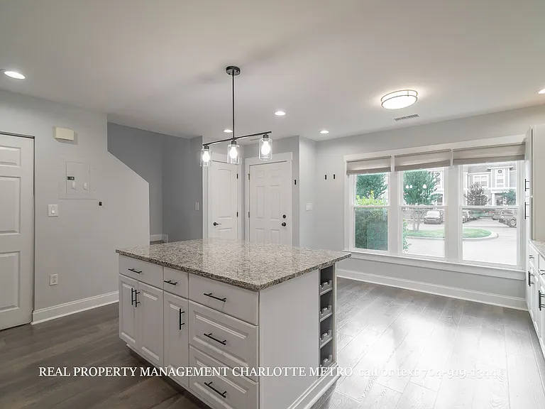 17429 Tuscany Ln — Photo 8