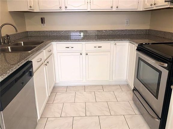 3rd image of 3412 W Esplanade Ave N APT A