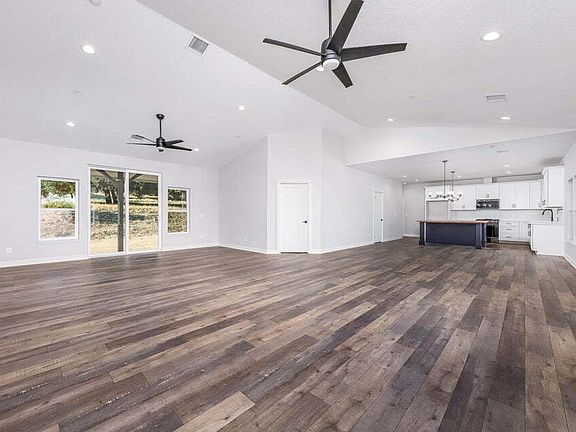 5th image of 40017 San Francisquito Canyon Rd