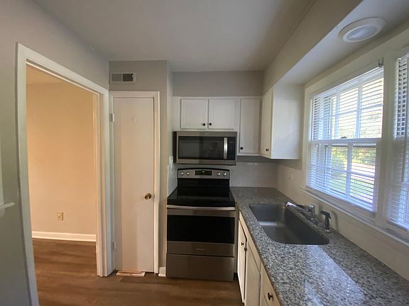 3rd image of 4609 Coronado Dr APT J