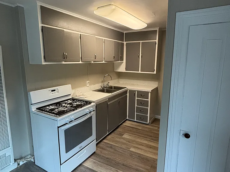 121 Mixer St #3 — Photo 1