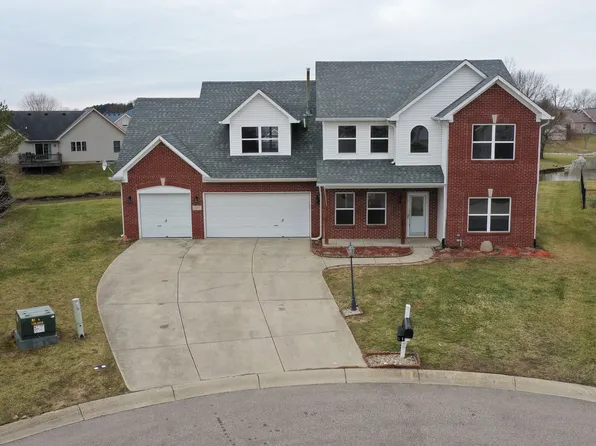 54 Spring Lake Ct, Trafalgar, IN 46181