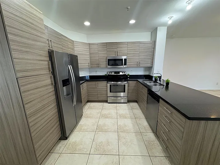2675 SW 81st Ter #2683 — Photo 10